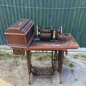 Máquina de Coser Antigua Alfa con Mueble y Caja - imagen 3