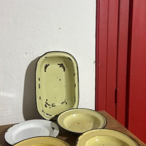 Lote anterior: Platos y Bandeja de Esmalte Vintage