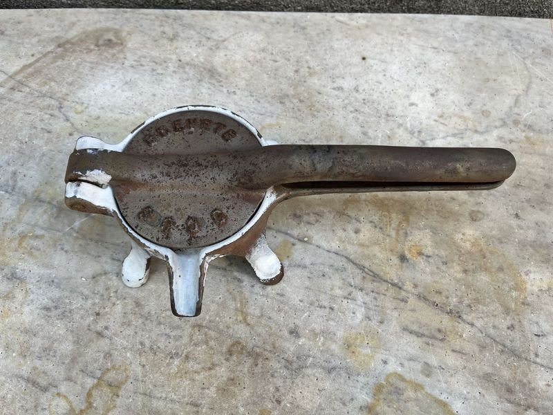 Lote siguiente: Antigua máquina para quitar jugo de carne Brevete francesa