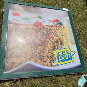 Cartel Publicitario Merco Pan con Imagen de Torta - imagen 3