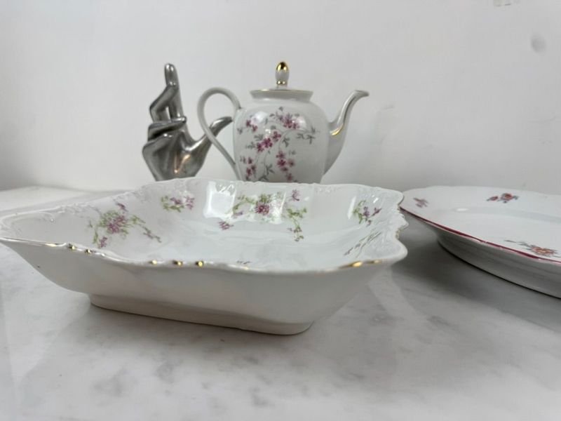 Porcelana Europea con Motivos Florales - imagen 5