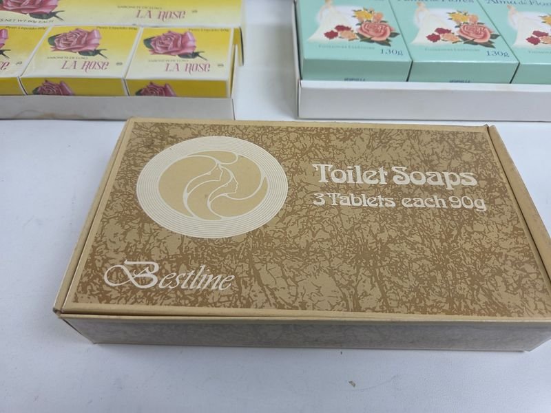 Artículos de tocador y cosméticos para la venta en subasta - imagen 2
