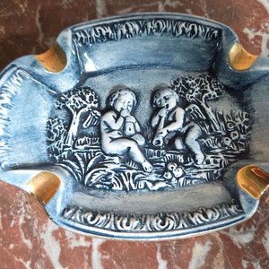 Lote anterior: Cenicero de Porcelana Italiana Capodimonte con Querubines en Relieve