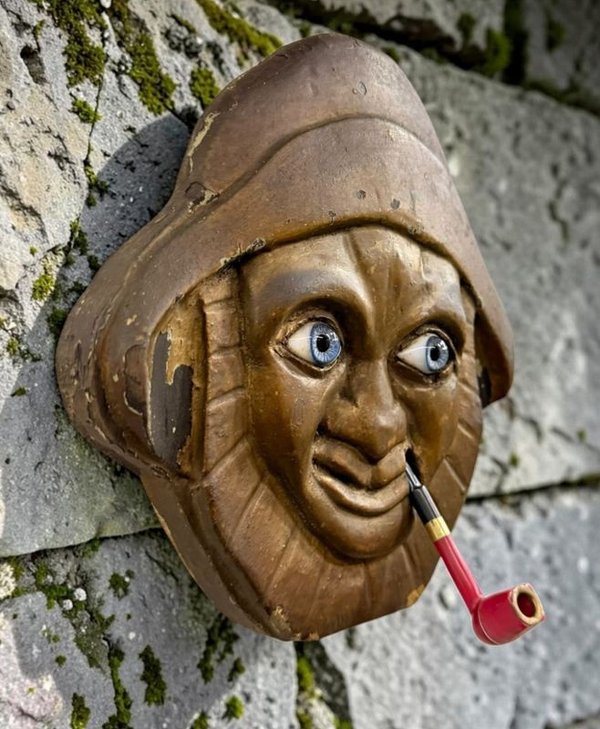 Figura Antigua de Marinero en Madera Tallada para Pared - imagen 1