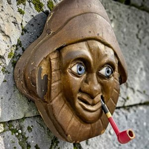 Lote siguiente: Figura Antigua de Marinero en Madera Tallada para Pared