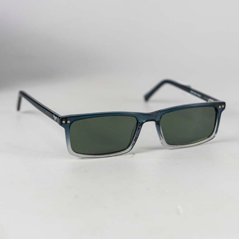 Lote anterior: Lentes de sol Czar, excelente condición