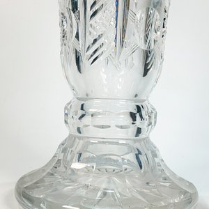 Florero de Cristal Tallado y Facetado con Cuerpo Cónico - imagen 3