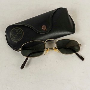 Lote anterior: Lentes de Sol Ray-Ban con Estuche Verde