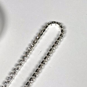 Dos Pulseras de Metal Plateado con Diseño - imagen 5