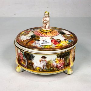 Centro de Porcelana Italiana Capodimonte con Tapa y Figuras Escénicas - imagen 1