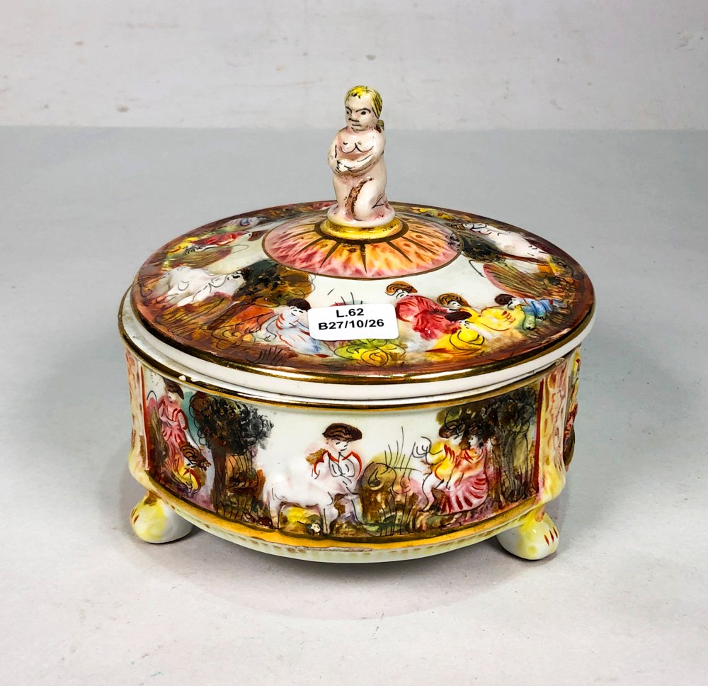 Centro de Porcelana Italiana Capodimonte con Tapa y Figuras Escénicas