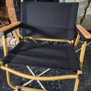 Silla Plegable Baja de Madera y Lona Negra - imagen 3