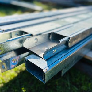Lote de 24 Perfiles Galvanizados para Construcción - imagen 2