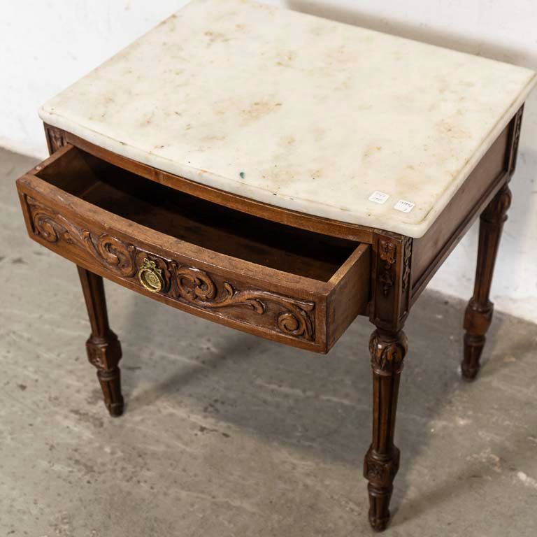 Mesa de luz Luis XVI tallada con tapa de mármol y cajón - imagen 3