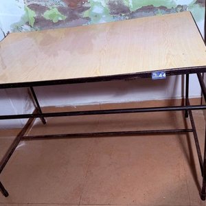 Mesa de Trabajo Metálica con Superficie de Madera - imagen 6