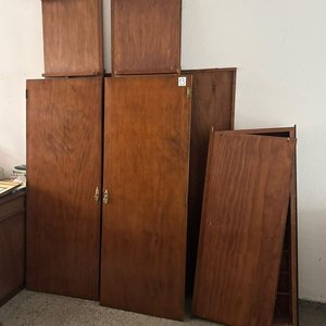 Lote siguiente: Ropero de Madera Desarmado