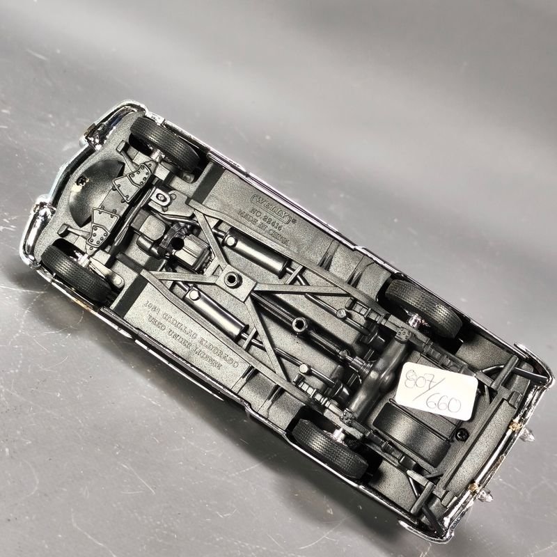 Modelo de Auto Cadillac El Dorado 1955 en Escala 1/24 en Metal - imagen 9