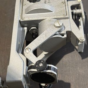 Lote de Accesorios para Rectificadora: Carro de Desplazamiento, Instrumento de Centrado y Porta-Piedras - imagen 13