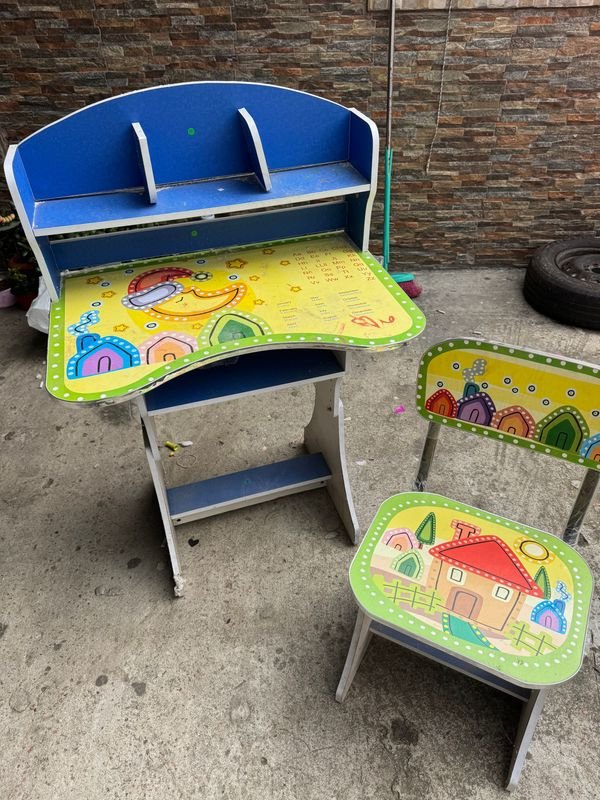 Pupitre Infantil con Silla, Diseño Divertido y Educativo