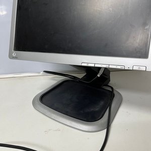 Monitor HP para PC Funcionando - imagen 3