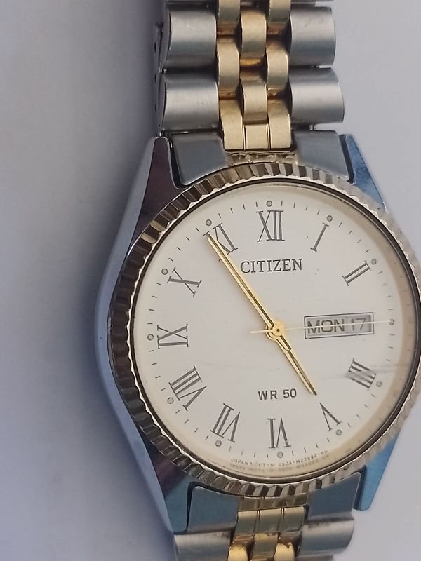 Lote siguiente: Reloj Citizen de alta calidad