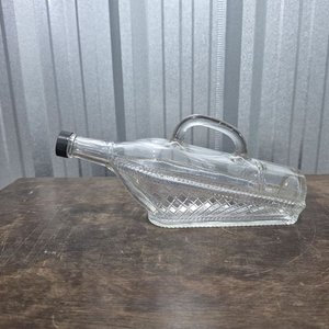 Decantador de Vidrio con Asa y Grabado - imagen 2