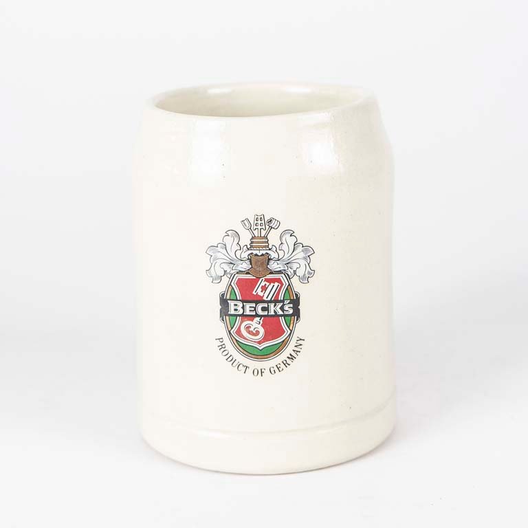 Lote siguiente: Jarra de cerveza alemana Beck`s de cerámica - Medidas: alto 13cm