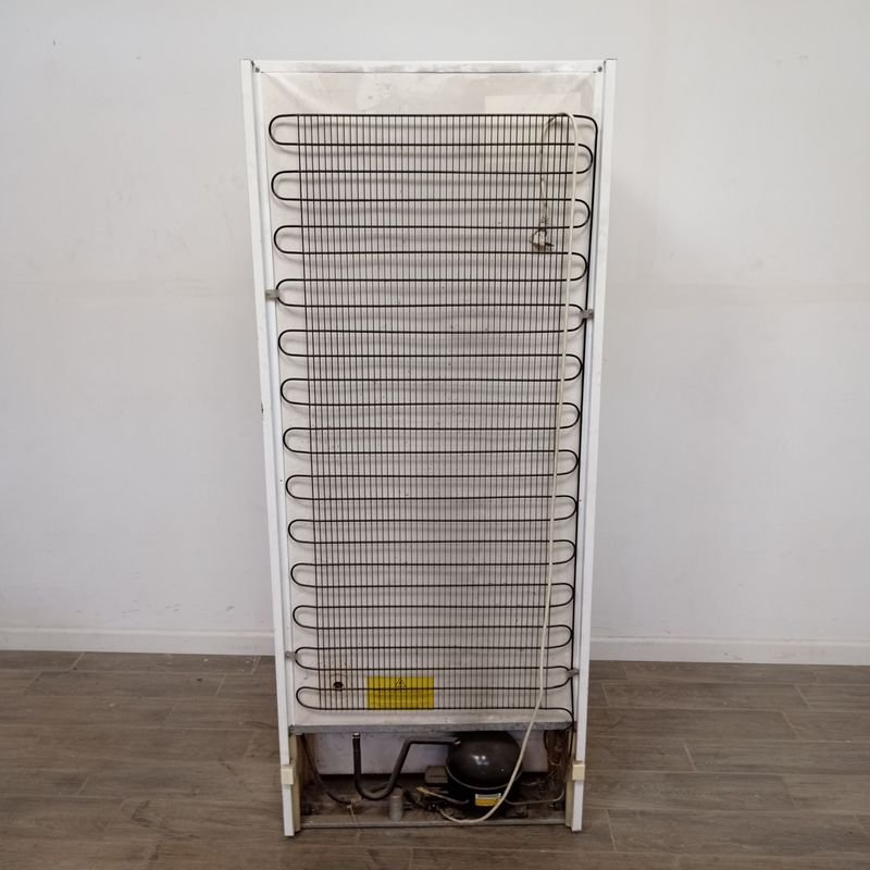 Heladera Bosch con freezer en excelente estado - imagen 6