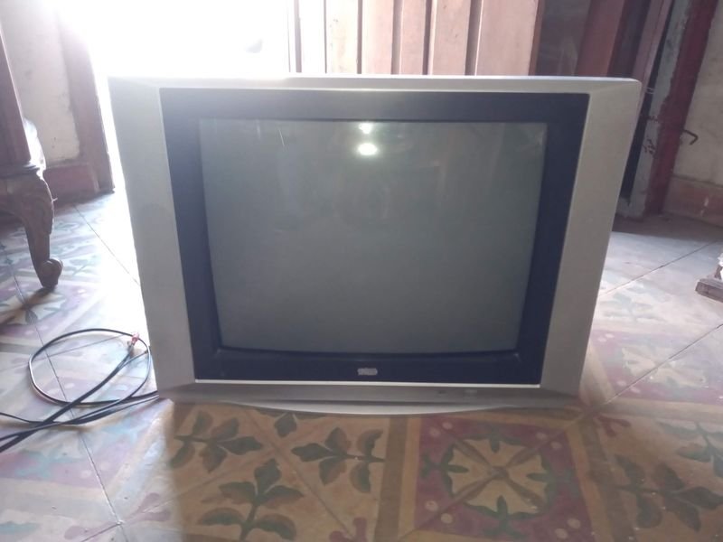 Lote anterior: TV '21 en buen estado