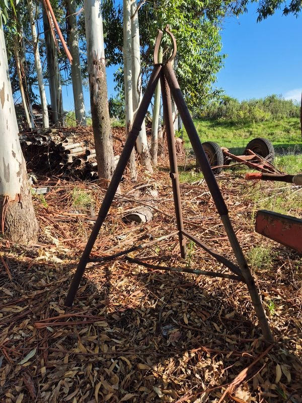 Lote siguiente: Tripode en Hierro para Fotografía