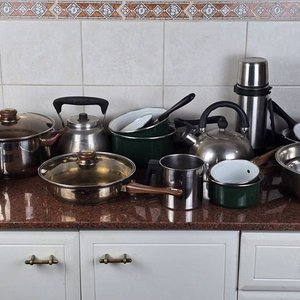 Lote siguiente: Variedad de Ollas, Cacerolas y Termo de Acero Inoxidable
