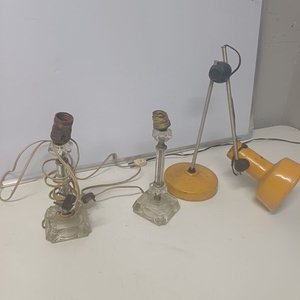Lote de 4 Lámparas: 2 de Vidrio, 1 Flexible Amarilla y 1 de Bronce - imagen 1