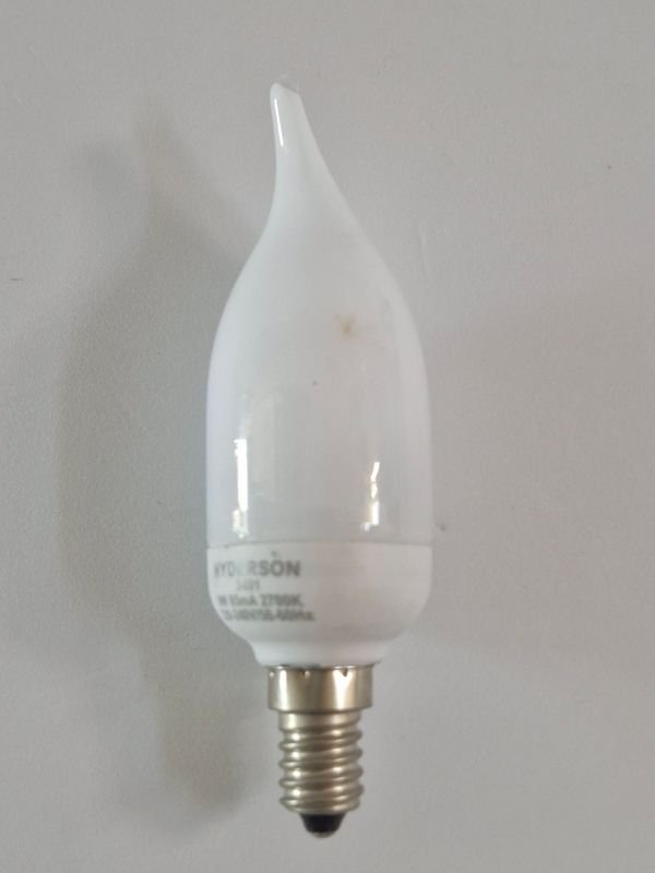 Lote siguiente: Lámpara Hyderson LED 9W 10.000 hs