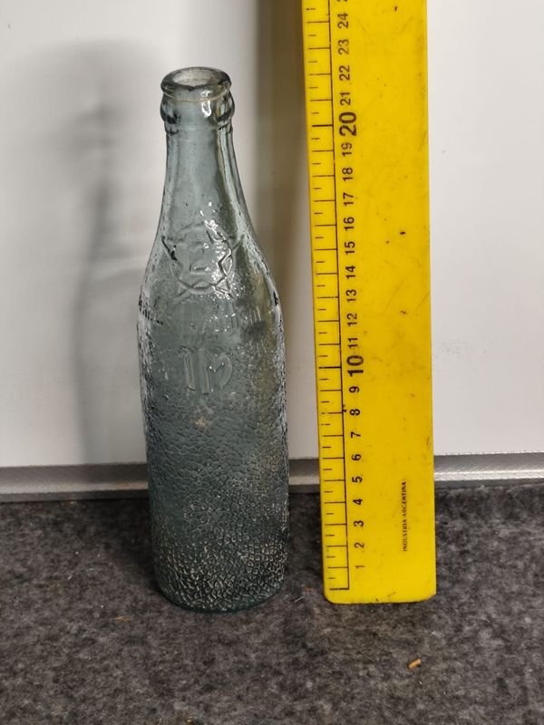 Botella Antigua de Vidrio Labrado con Inscripción