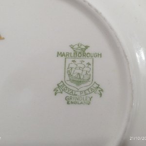 Lote de Loza y Porcelana Inglesa: Tetera, Compotera, Fuente Ovalada y Frutera - imagen 8