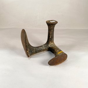 Lote siguiente: Traspié de Zapatero Antiguo de Hierro Fundido
