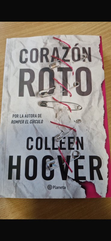 Lote siguiente: Libro Corazón Roto de Colleen Hoover