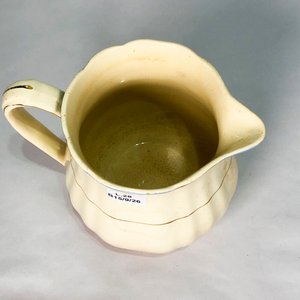 Jarra de Porcelana Inglesa Jacobean Ware con Guardas Celeste y Dorada - imagen 2