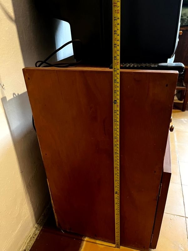 Televisor y Mueble de Madera para Televisión con Accesorios - imagen 4