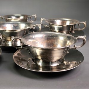 Juego de 6 Tazas para Consomé con Platos en Plateado - imagen 5