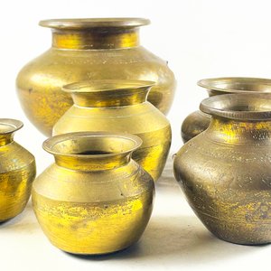 Seis floreros en bronce - imagen 3