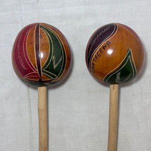 Maracas Artesanales de Madera y Calabaza, Decoradas con "Colombia Cartagena" - imagen 6