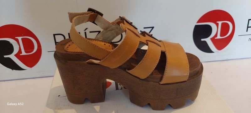 Calzado talle 34 - Zapatos de cuero en excelente condición - imagen 3