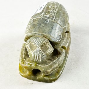 Figura Escarabajo de la Fertilidad en Piedra Grabada - 9.5 cm - imagen 2