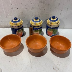 Lote siguiente: Set de 3 Botes y 3 Cuencos Decorados con Fresas