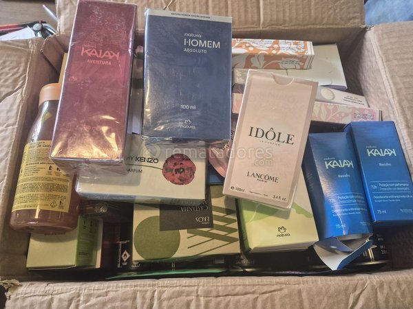 Lote de Perfumes y Cosméticos Variados - imagen 1