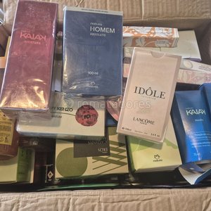 Lote siguiente: Lote de Perfumes y Cosméticos Variados