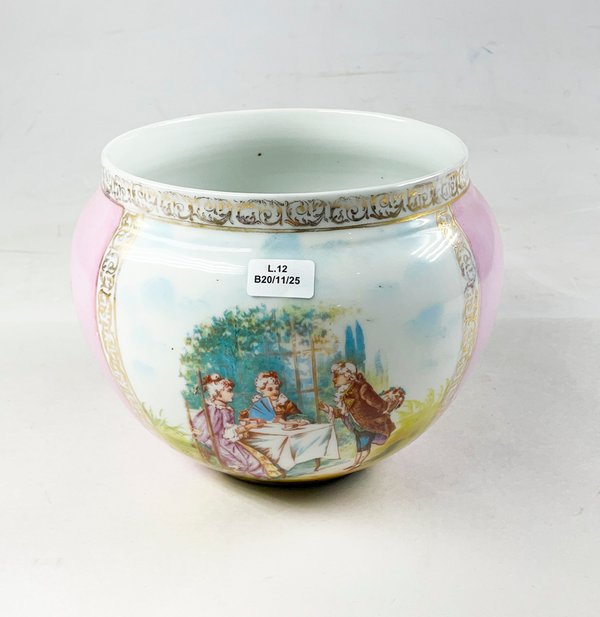 Lote anterior: Vaso de porcelana con diseño damas de 16 x 17 cm