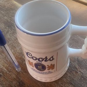 Jarra de Loza Blanca Coors Beer con Monograma - imagen 6