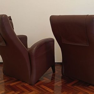Par de Butacas Tapizadas en Eco-cuero Marrón Oscuro - imagen 3